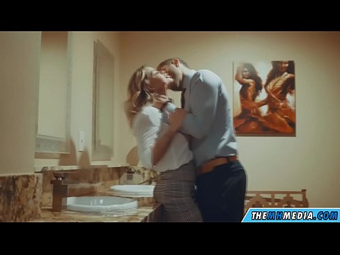 ❤️ Том биетэй шаргал үст таныг нийтийн бие засах газар уруу татах үед ❤️❌ Порно порно дээр mn.liporno.ru ❌